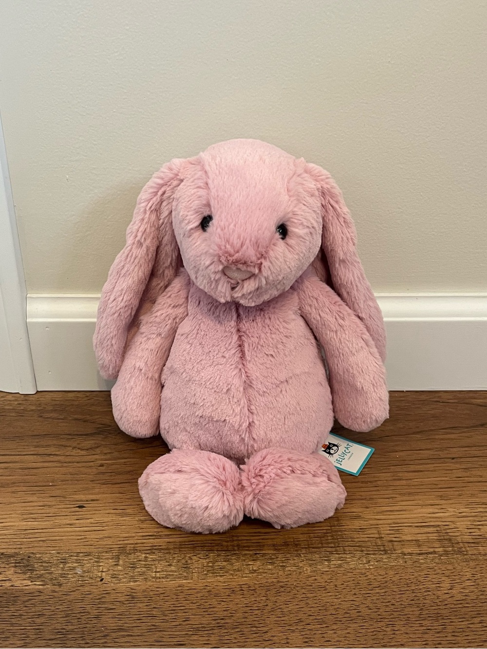 Jellycat Bashful Tulip Bunny - BNWT - Authentic - dust bag included - Picture 3 of 14